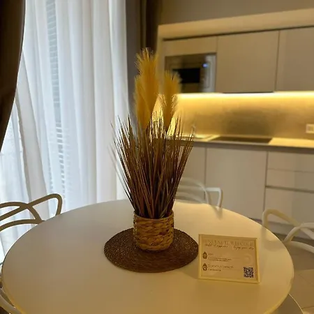 Palazzorefici Aparthotel 4*
