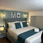Palazzorefici Apartahotel
