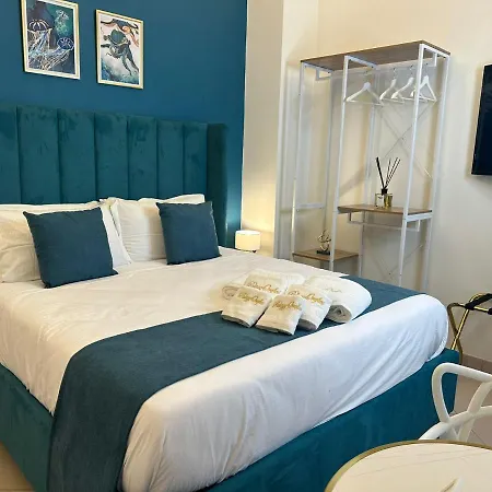 Hotel apartamentowy Palazzorefici Neapol