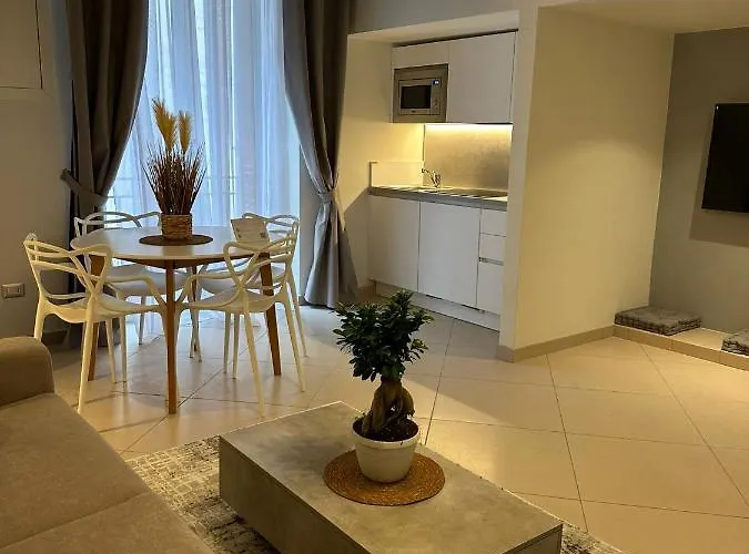 Ξενοδοχείο με διαμερίσματα Palazzorefici 4*