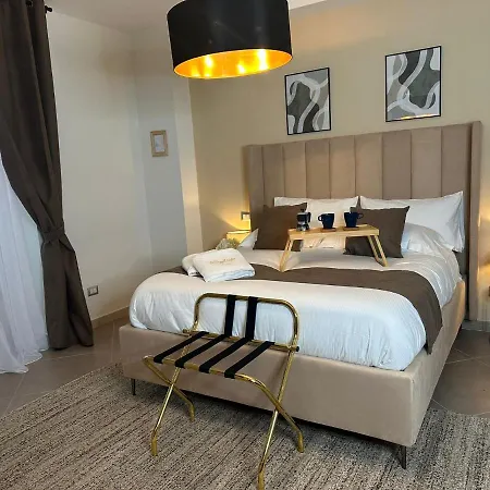 Palazzorefici Hotel apartamentowy Neapol