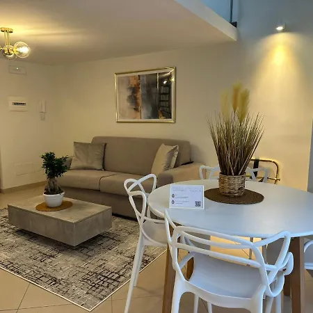 Hotel apartamentowy Palazzorefici Neapol