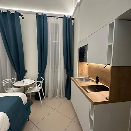 Hotel apartamentowy Palazzorefici Neapol