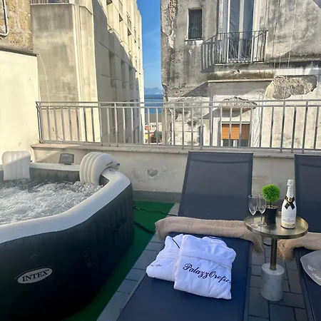 Palazzorefici Aparthotel 4*