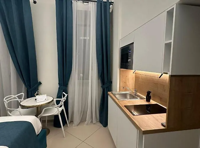 Apartahotel Palazzorefici Nápoles